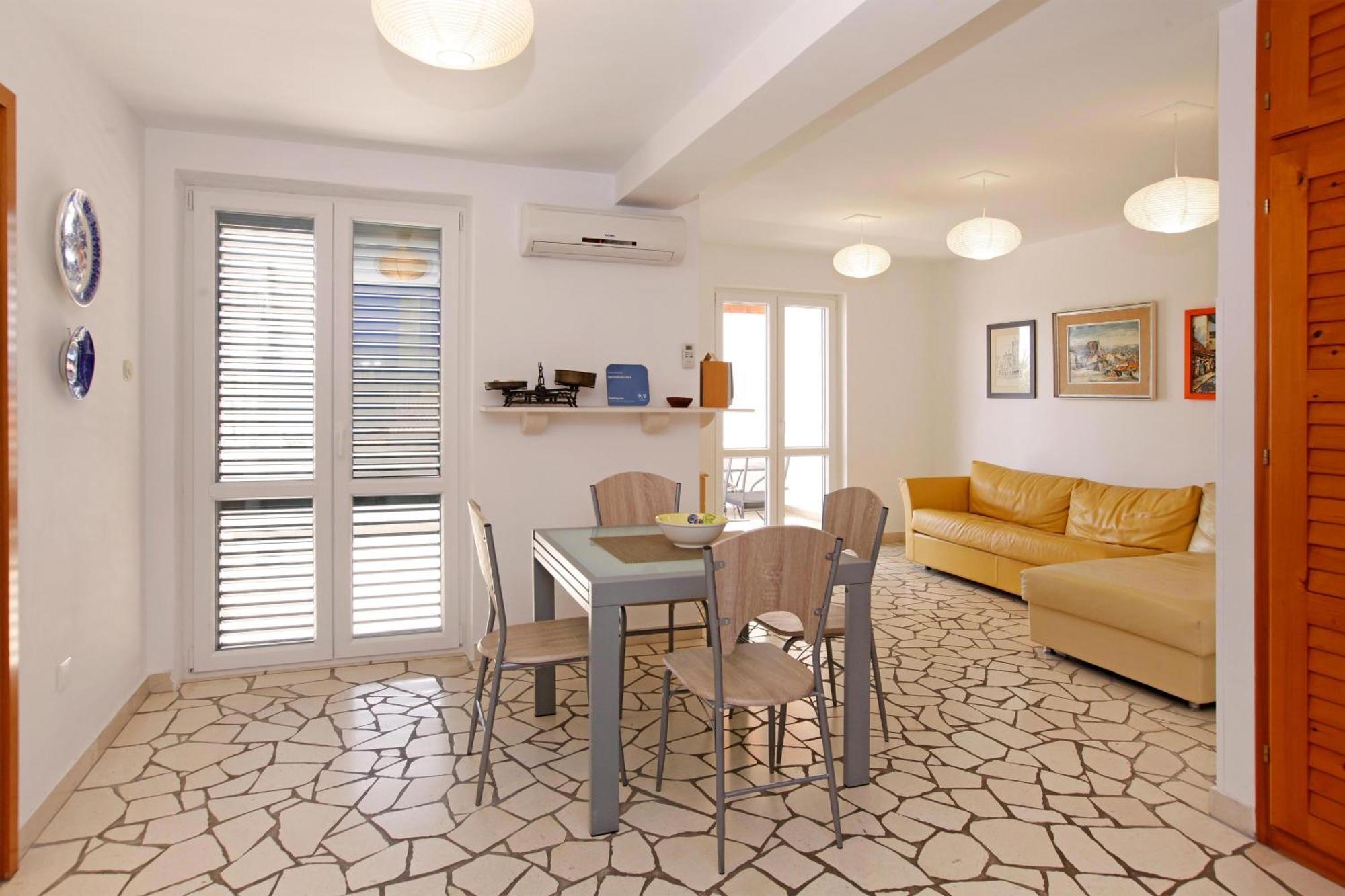 Apartments Mel Бол Экстерьер фото